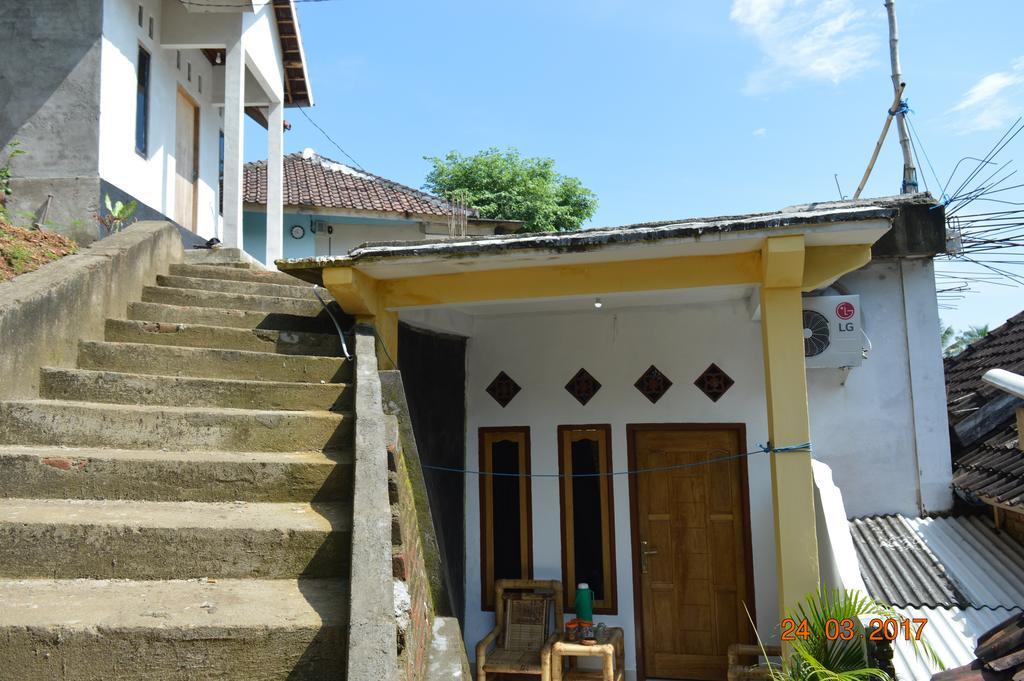 Defa Homestay Kuta  Buitenkant foto